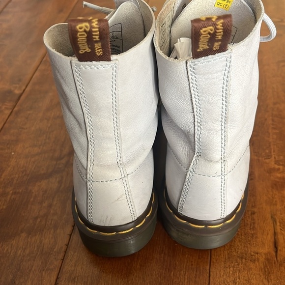 Dr. Martens Women's 1460 Pascal Mid Calf Boot Size 7 - Picture 4 of 10